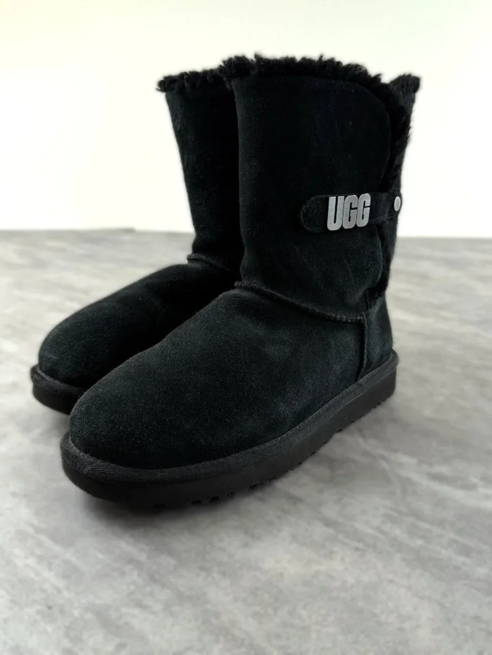 UGG Bailey Suede Ankle Boots Size 7 Black